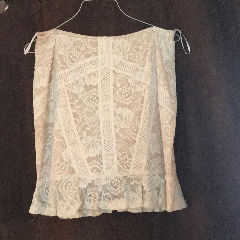 Lace skirt